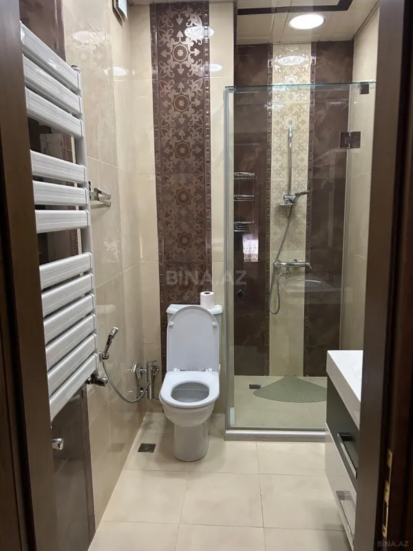 Satılır 3 otaqlı mənzil 135 m²