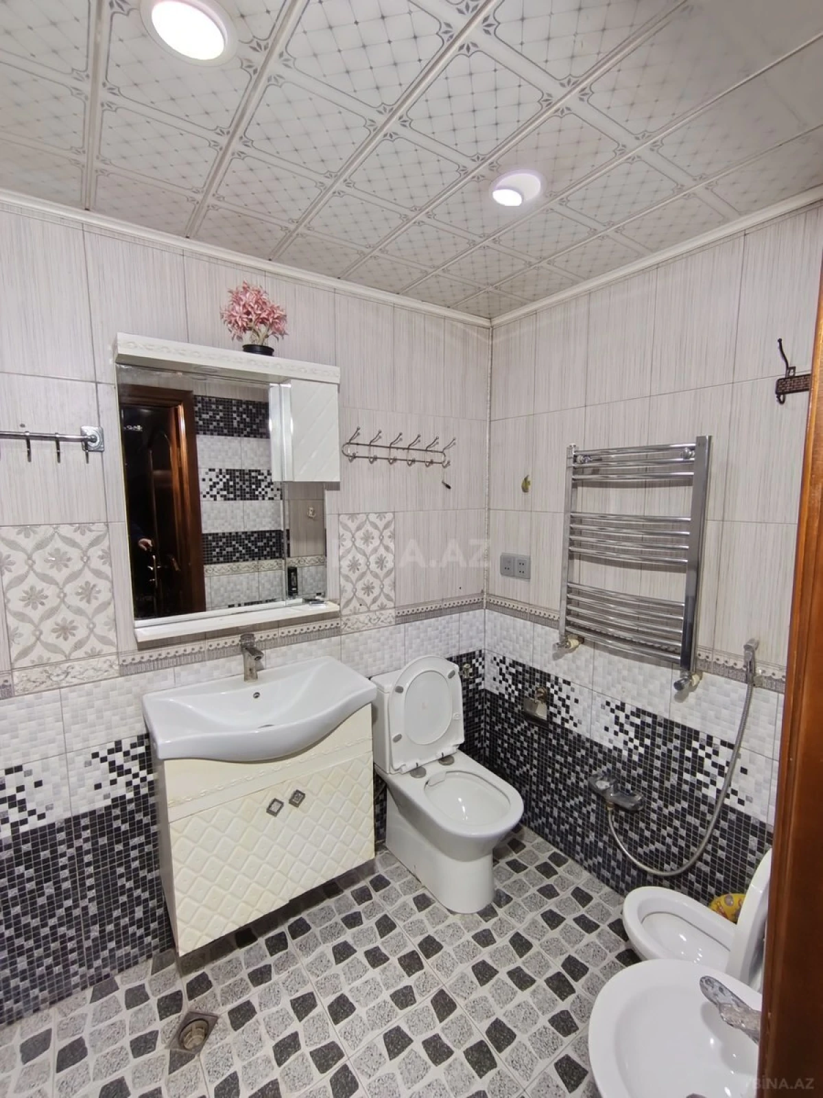 Kirayə verilir 2 otaqlı mənzil 60 m²