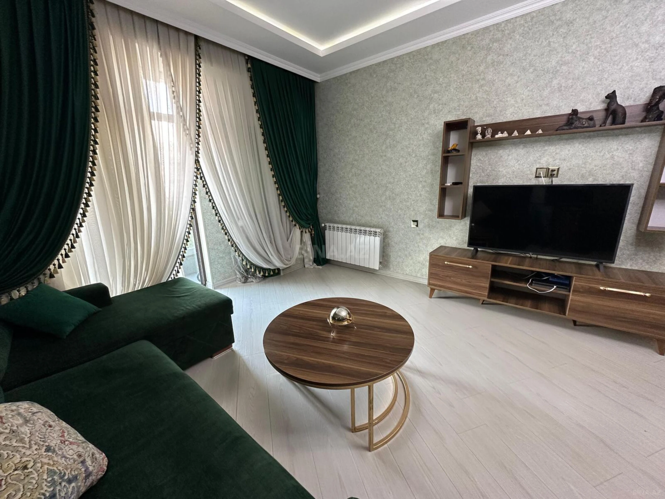 Kirayə verilir 2 otaqlı mənzil 100.5 m²