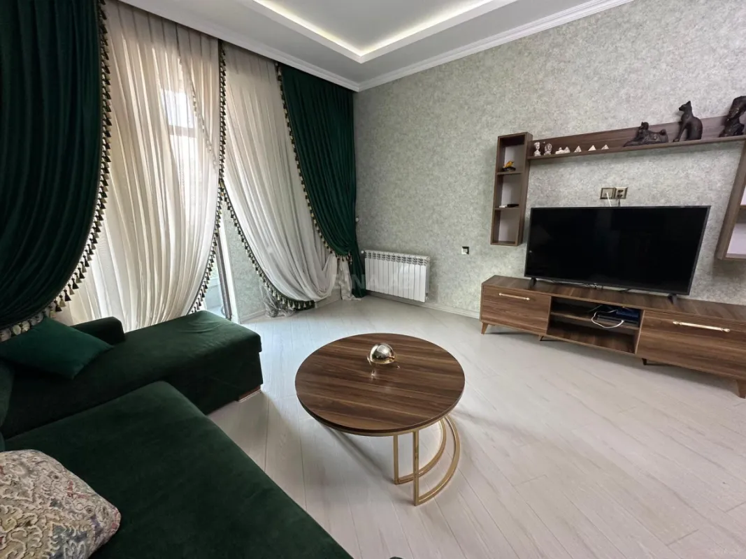 Kirayə verilir 2 otaqlı mənzil 100.5 m²
