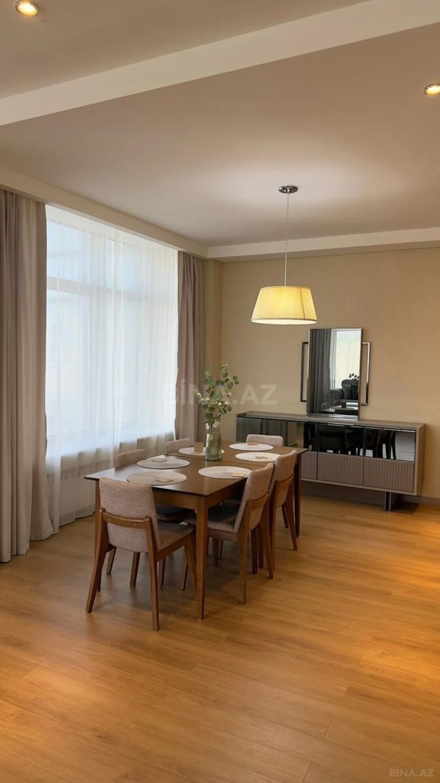 Kirayə verilir 4 otaqlı mənzil 205 m²