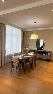 Kirayə verilir 4 otaqlı mənzil 205 m²