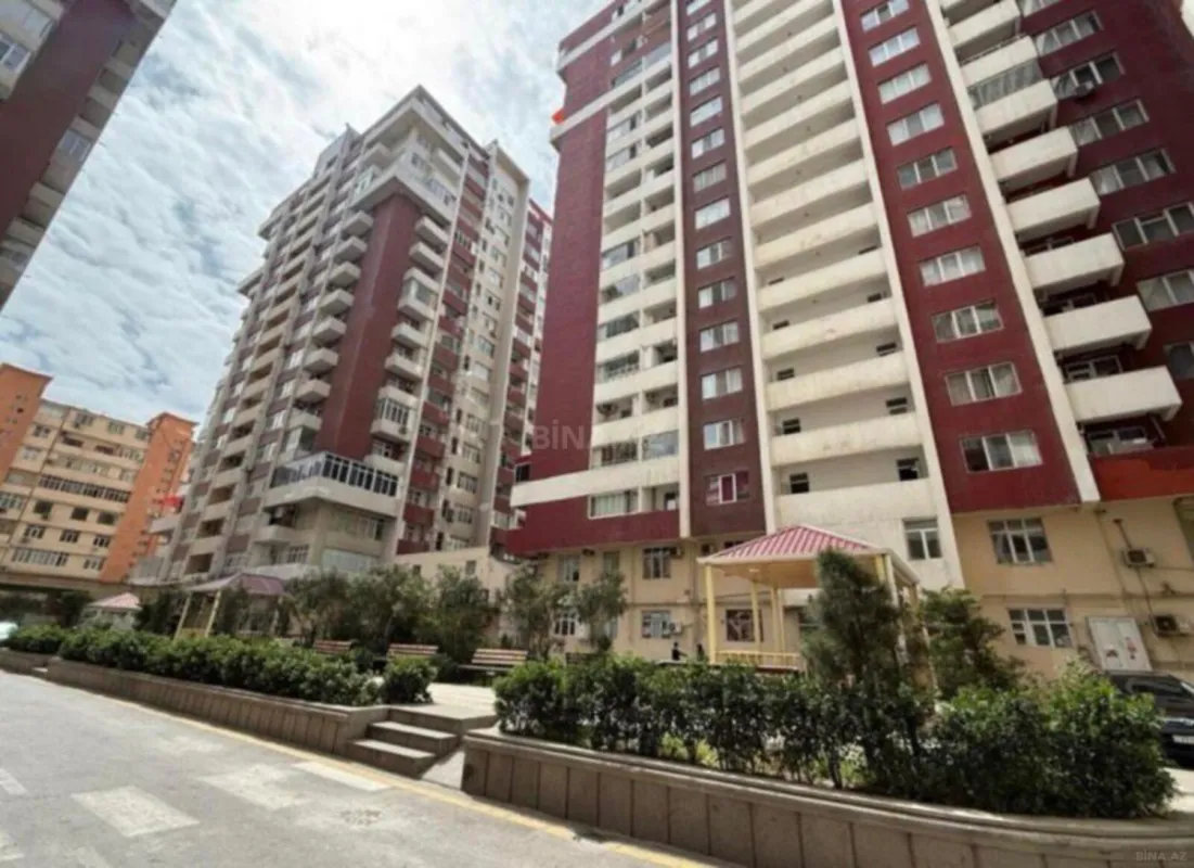 Kirayə verilir 3 otaqlı mənzil 130 m²