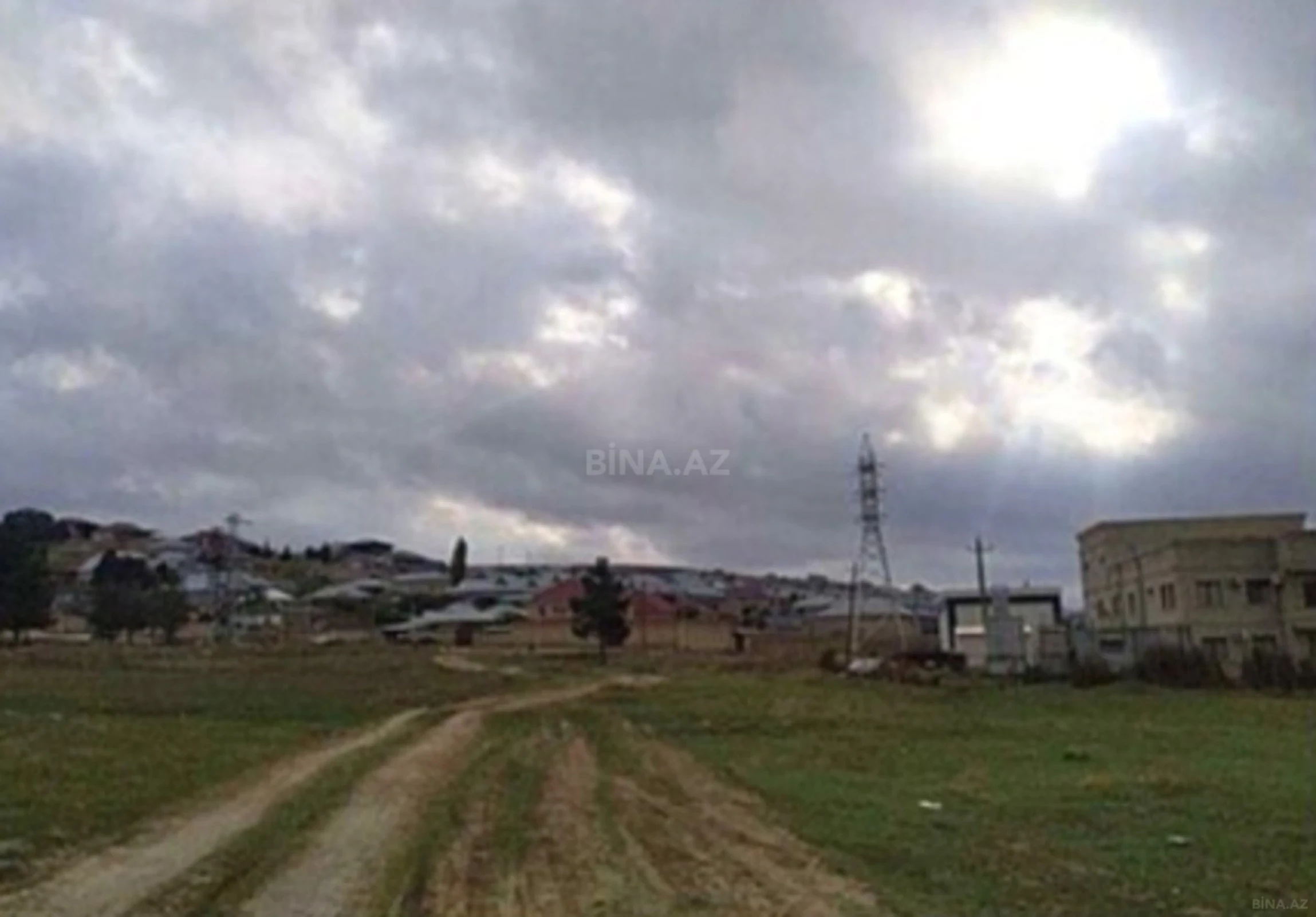 Satılır torpaq sahəsi 556 m²
