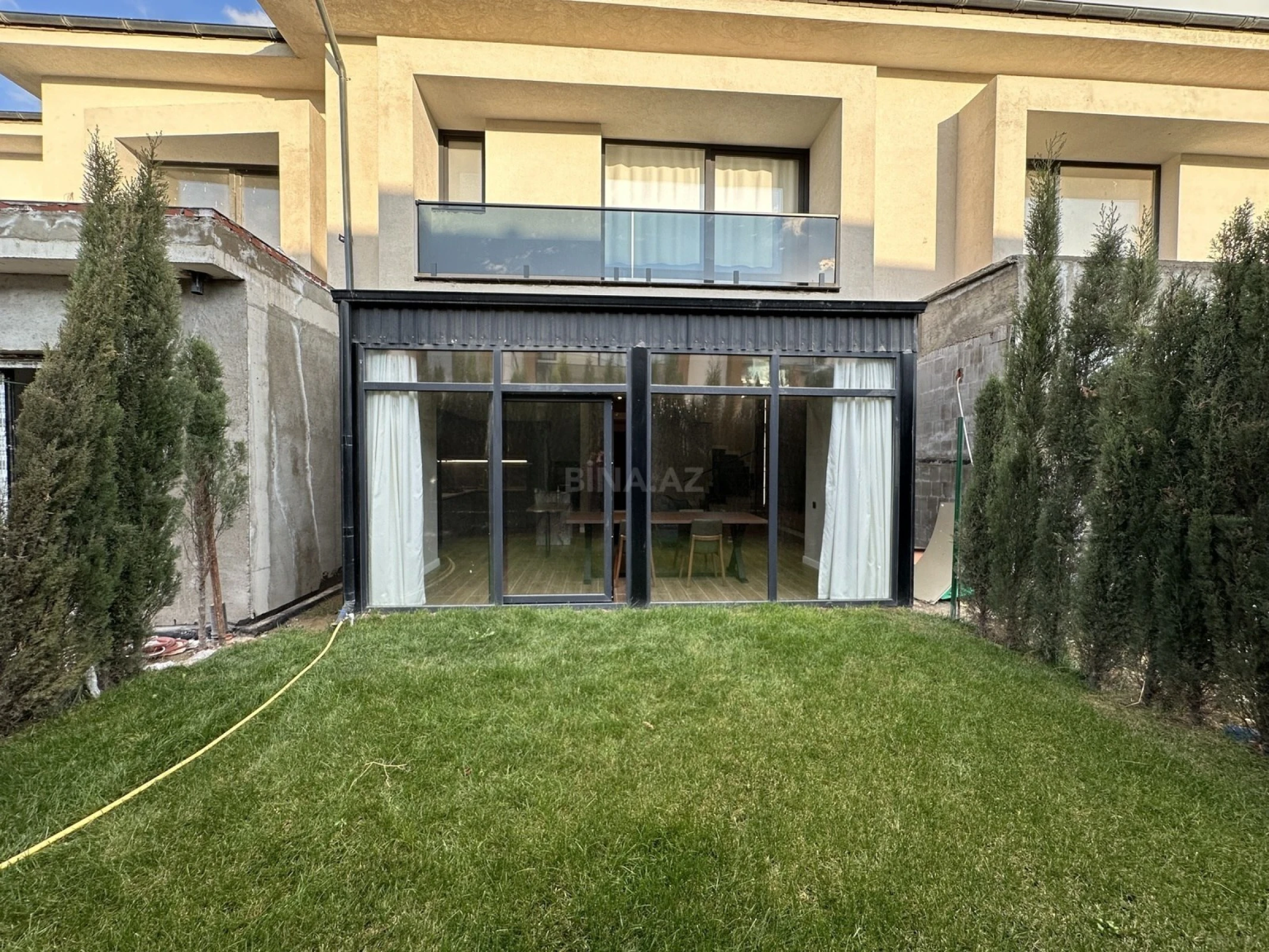 Satılır 3 otaqlı həyət evi 140 m²
