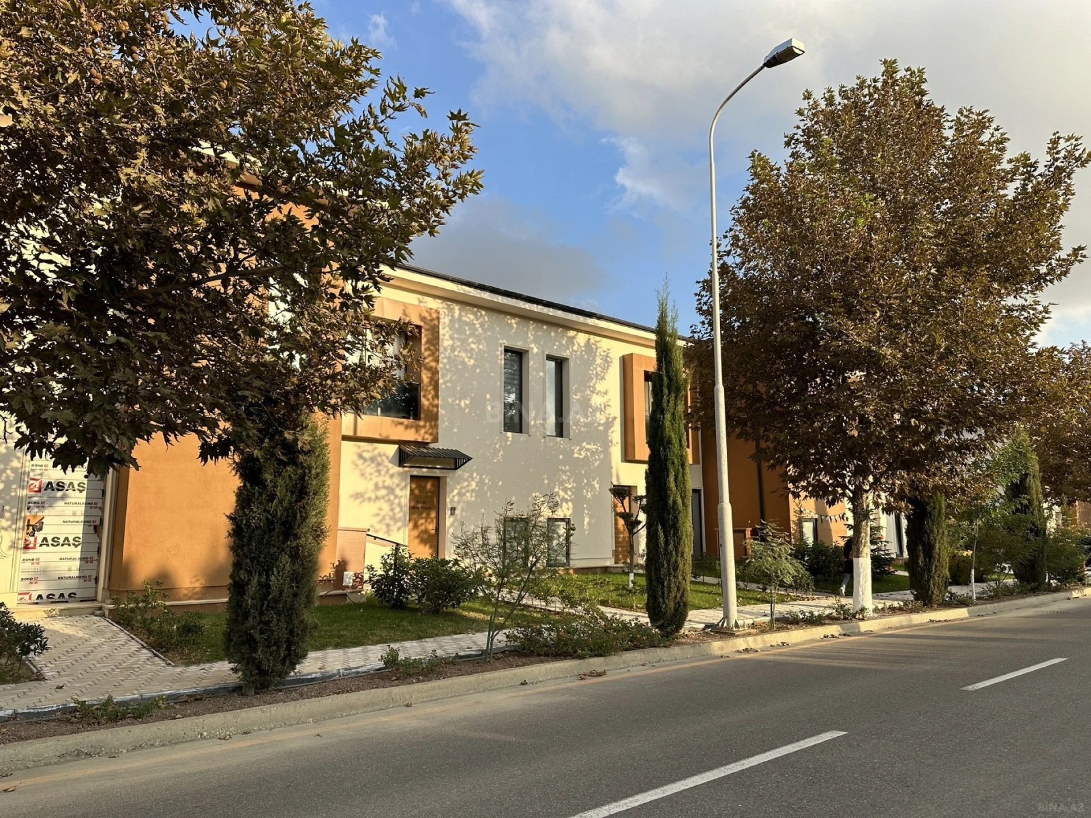 Satılır 3 otaqlı həyət evi 140 m²