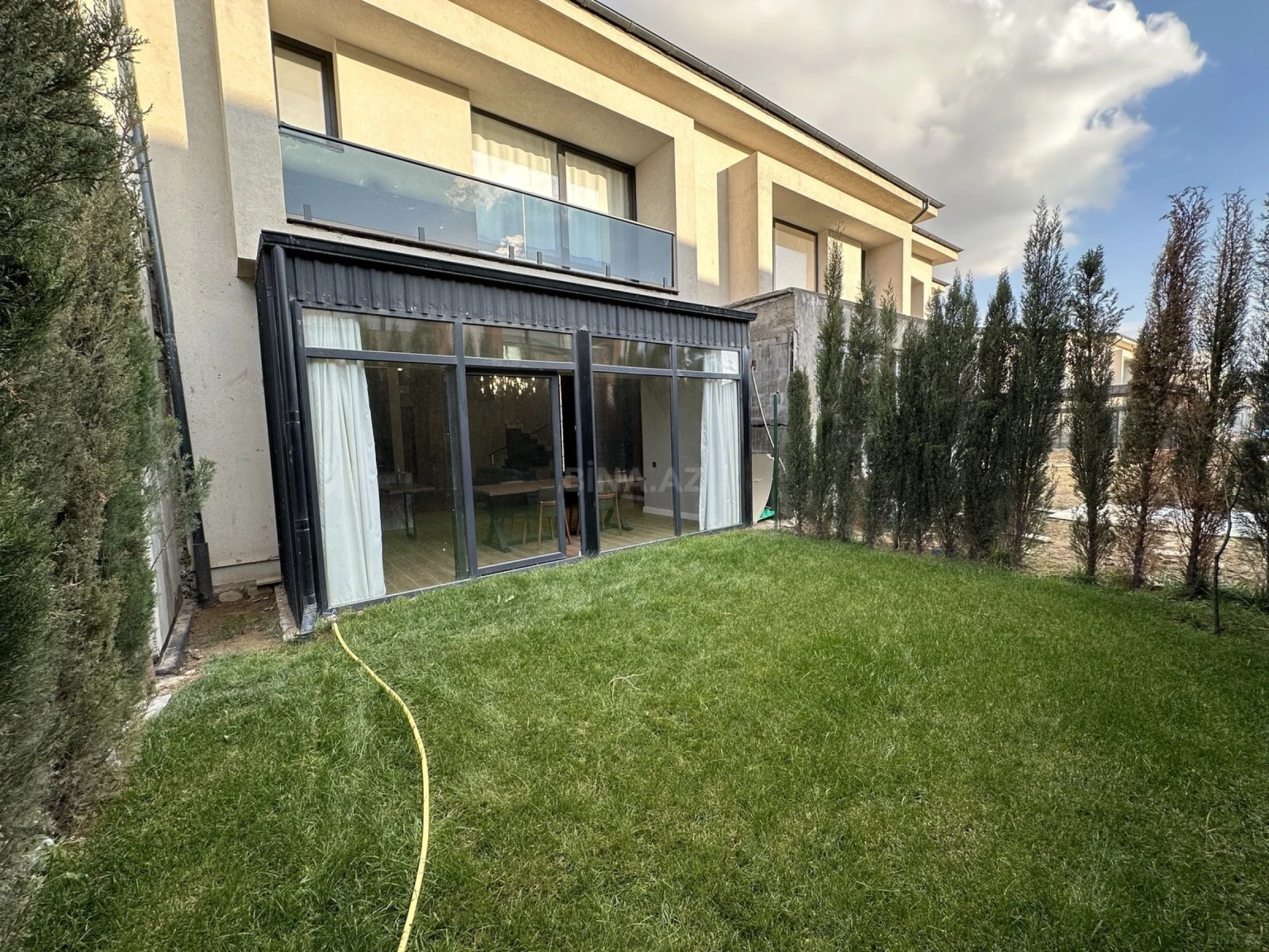 Satılır 3 otaqlı həyət evi 140 m²