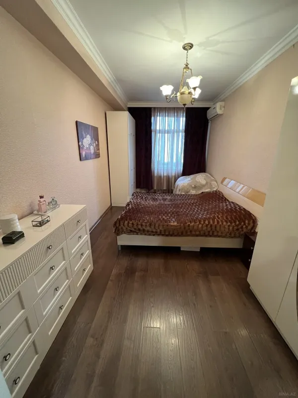 Satılır 2 otaqlı mənzil 89 m²