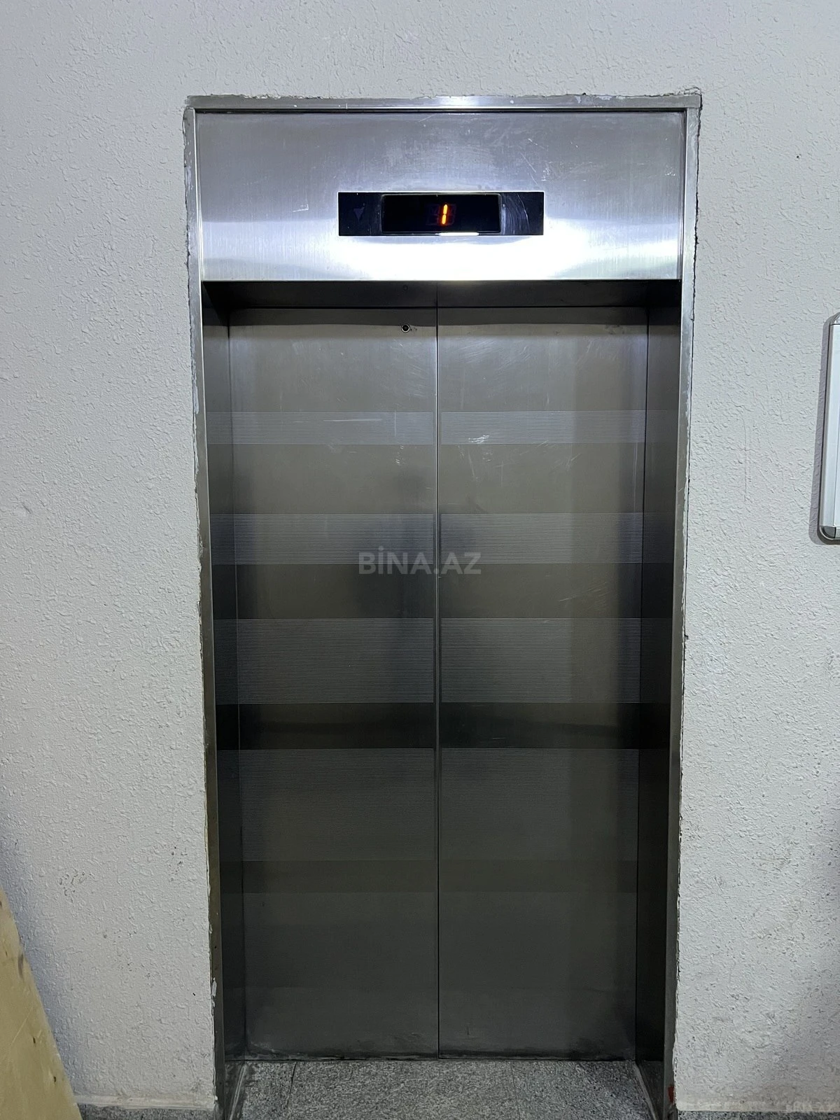 Satılır 2 otaqlı mənzil 89 m²