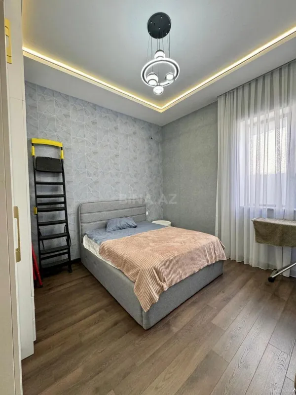 Satılır 4 otaqlı həyət evi 200 m²
