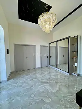 Satılır 4 otaqlı həyət evi 200 m²