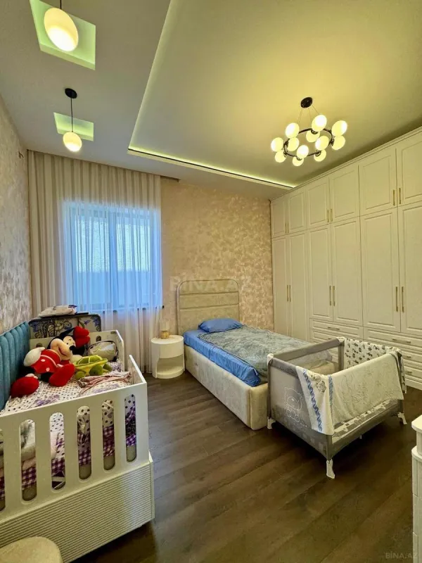 Satılır 4 otaqlı həyət evi 200 m²