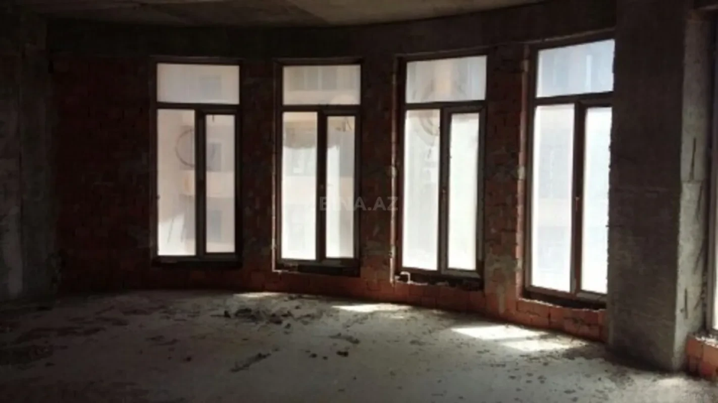 Satılır 3 otaqlı mənzil 156 m²