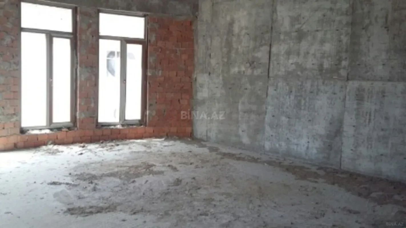 Satılır 3 otaqlı mənzil 156 m²