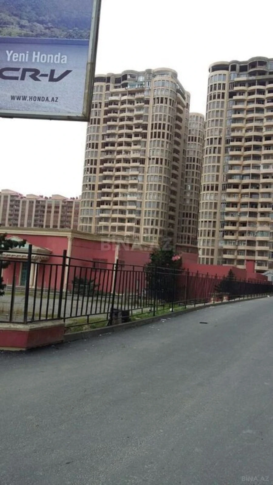 Satılır 3 otaqlı mənzil 156 m²