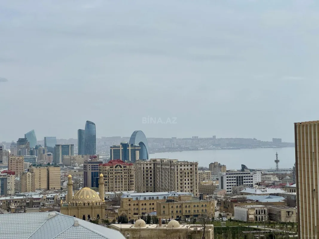 Kirayə verilir 4 otaqlı mənzil 150 m²