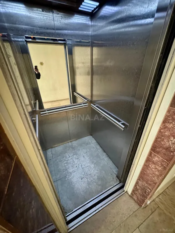 Kirayə verilir 4 otaqlı mənzil 150 m²