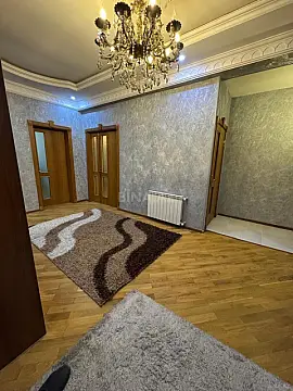 Satılır 3 otaqlı mənzil 130 m²