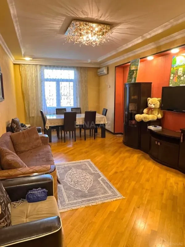 Satılır 3 otaqlı mənzil 110 m²