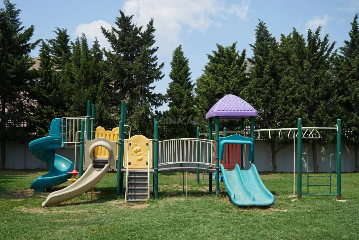 Satılır 4 otaqlı həyət evi 190 m²