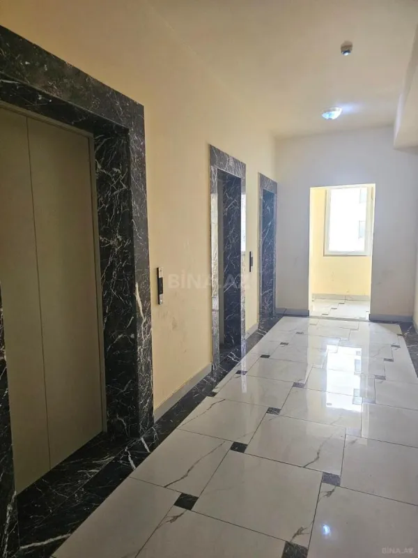 Satılır 4 otaqlı mənzil 192.8 m²