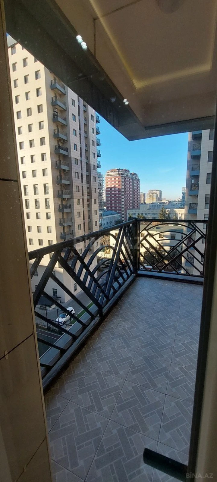Satılır 4 otaqlı mənzil 192.8 m²
