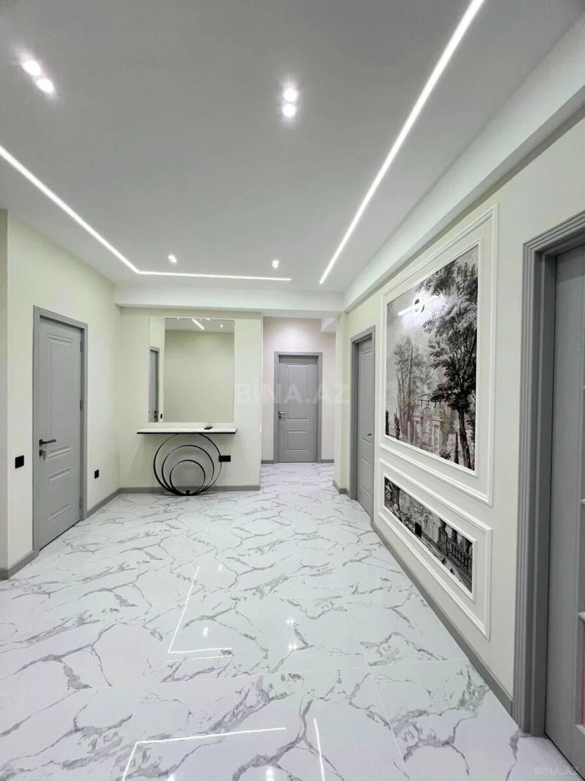 Satılır 4 otaqlı mənzil 192.8 m²