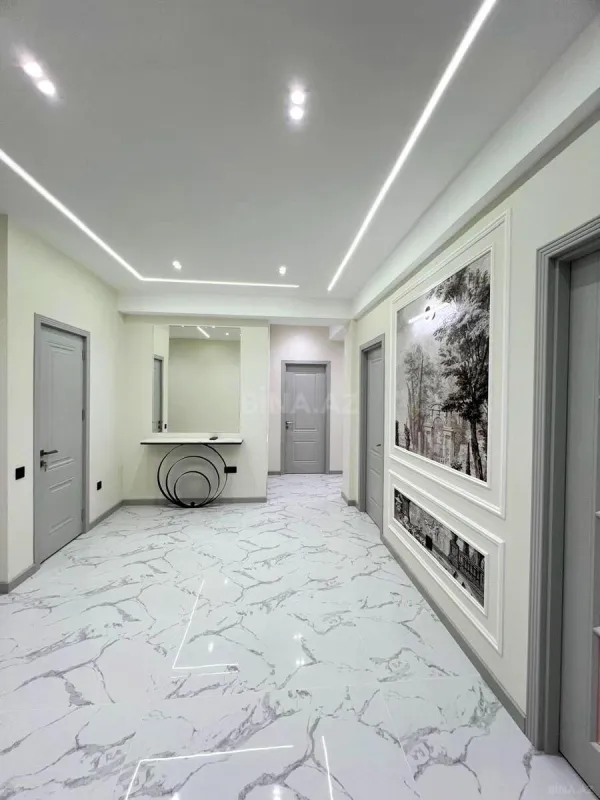 Satılır 4 otaqlı mənzil 192.8 m²