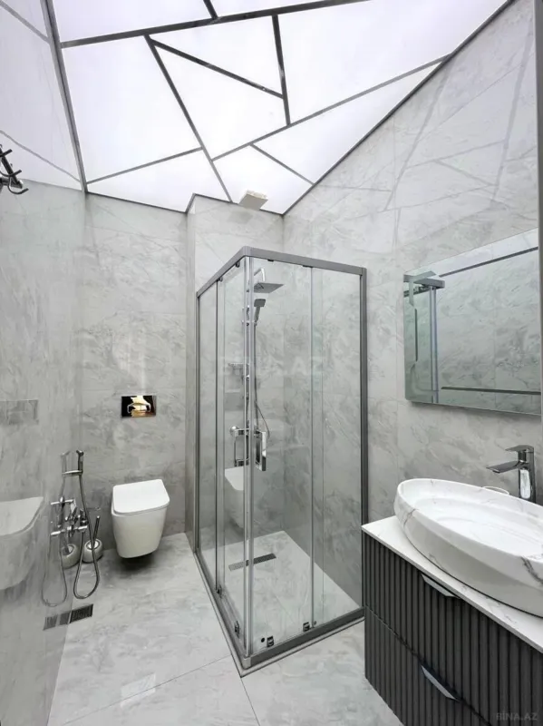 Satılır 4 otaqlı mənzil 192.8 m²