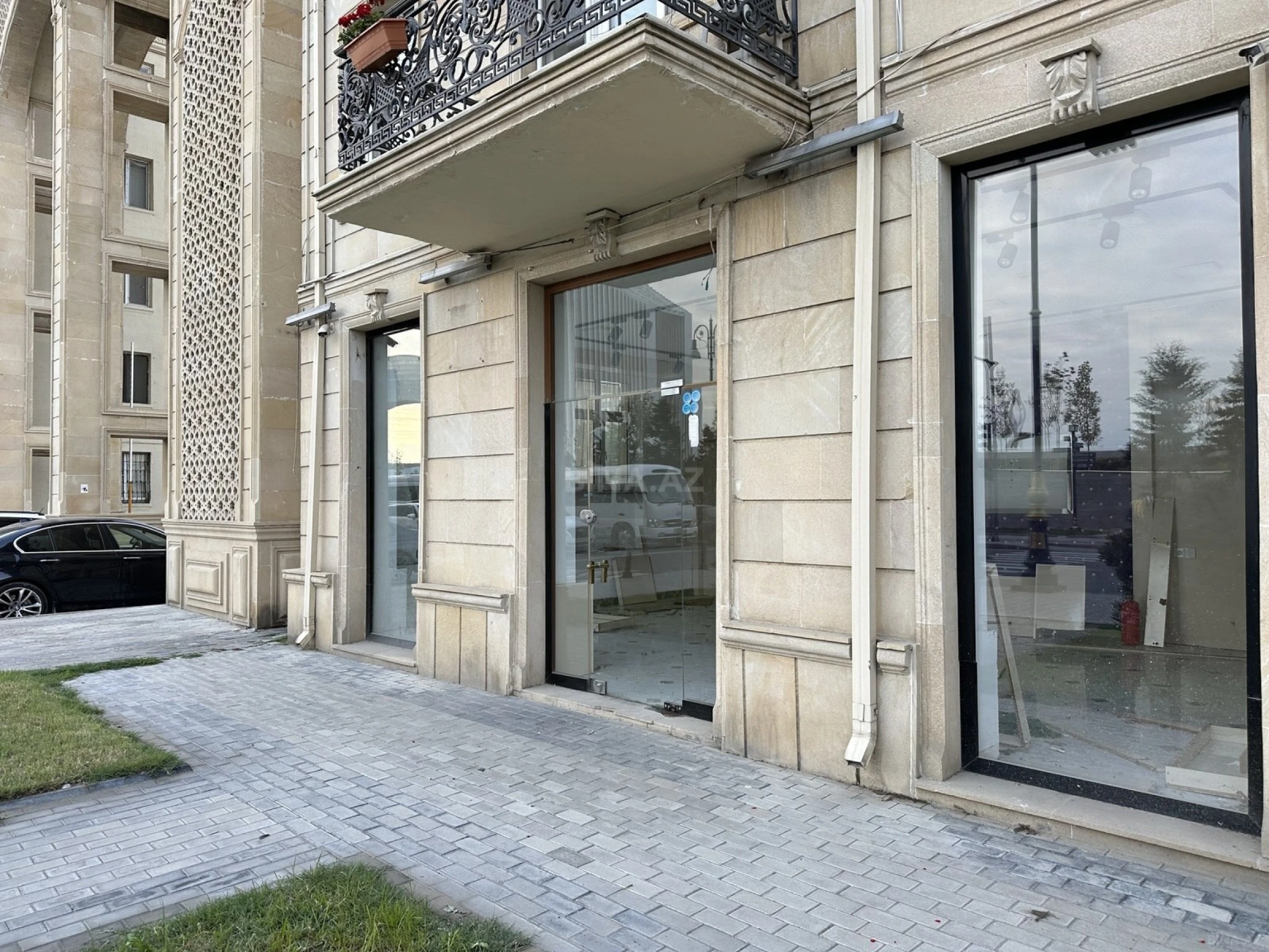 Satılır obyekt 90 m²