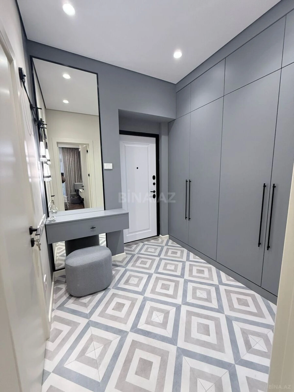 Satılır 2 otaqlı mənzil 55 m²