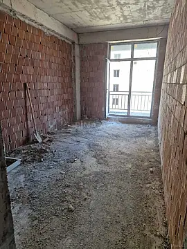 Satılır 4 otaqlı mənzil 181 m²