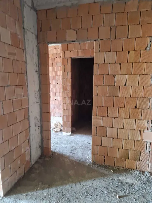 Satılır 4 otaqlı mənzil 181 m²