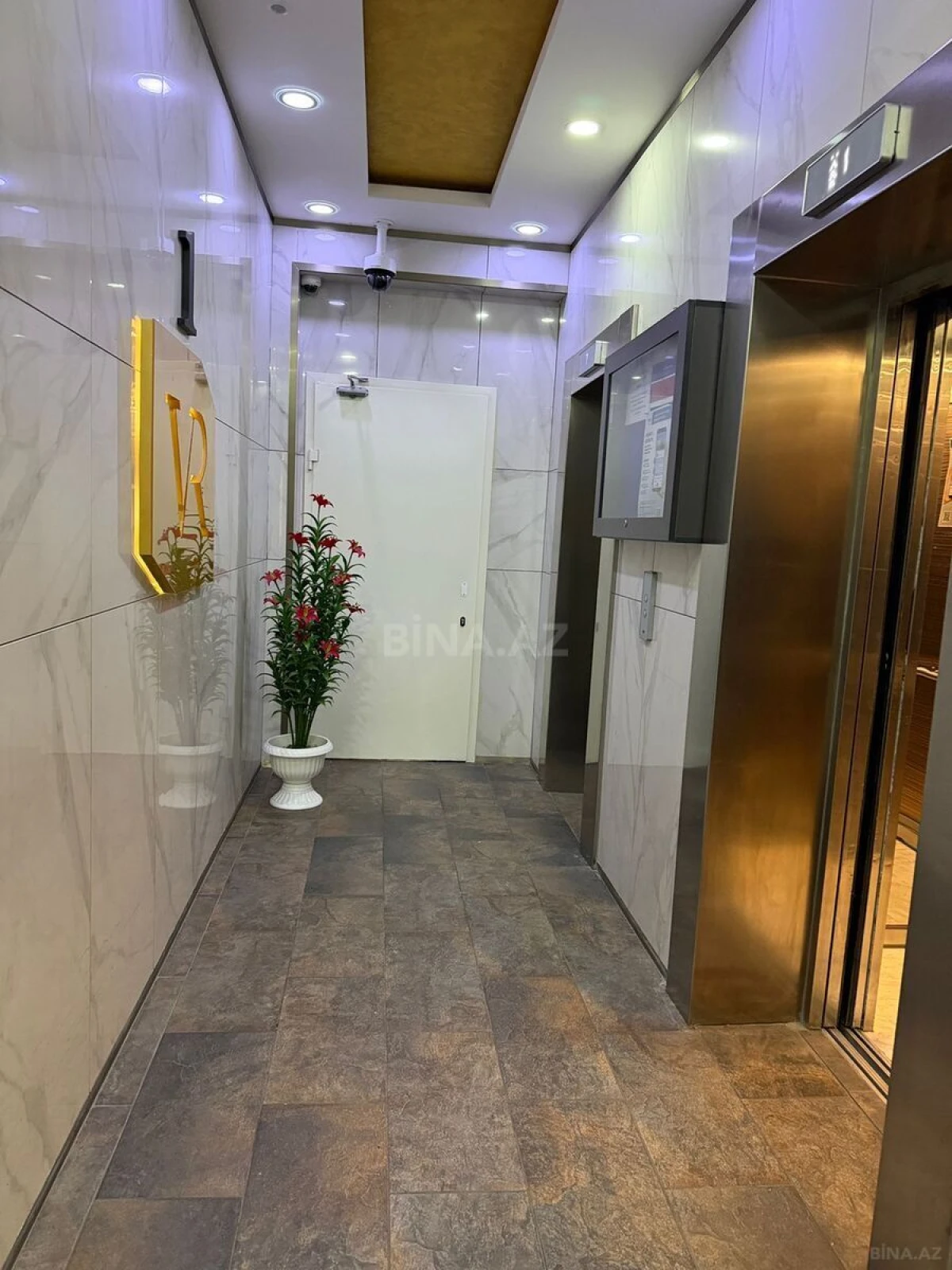 Satılır 3 otaqlı mənzil 115 m²