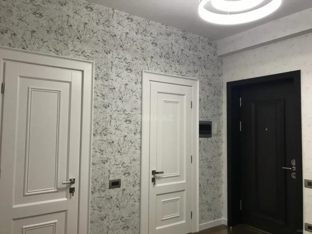 Satılır 3 otaqlı mənzil 115 m²