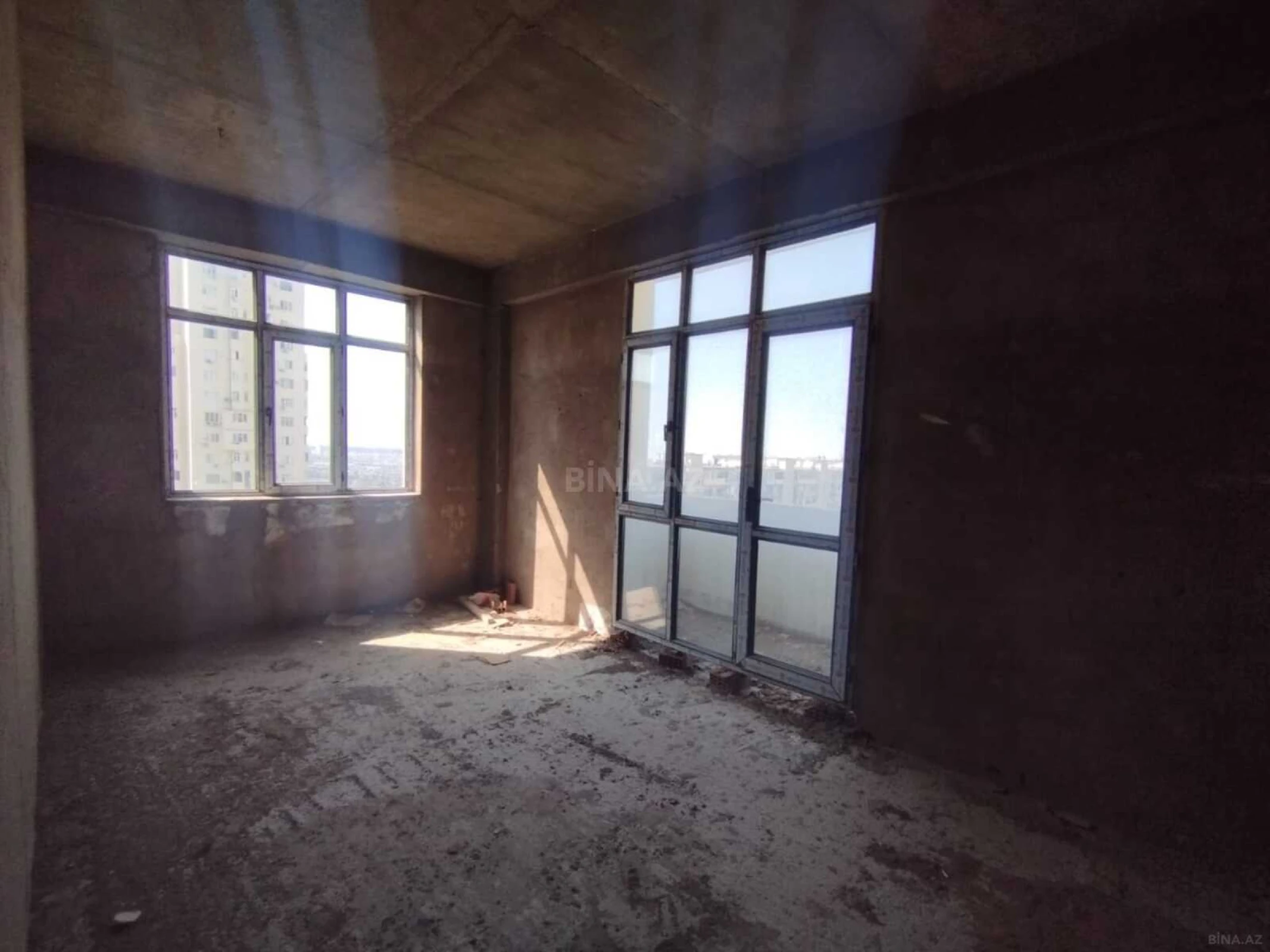 Satılır 2 otaqlı mənzil 85 m²