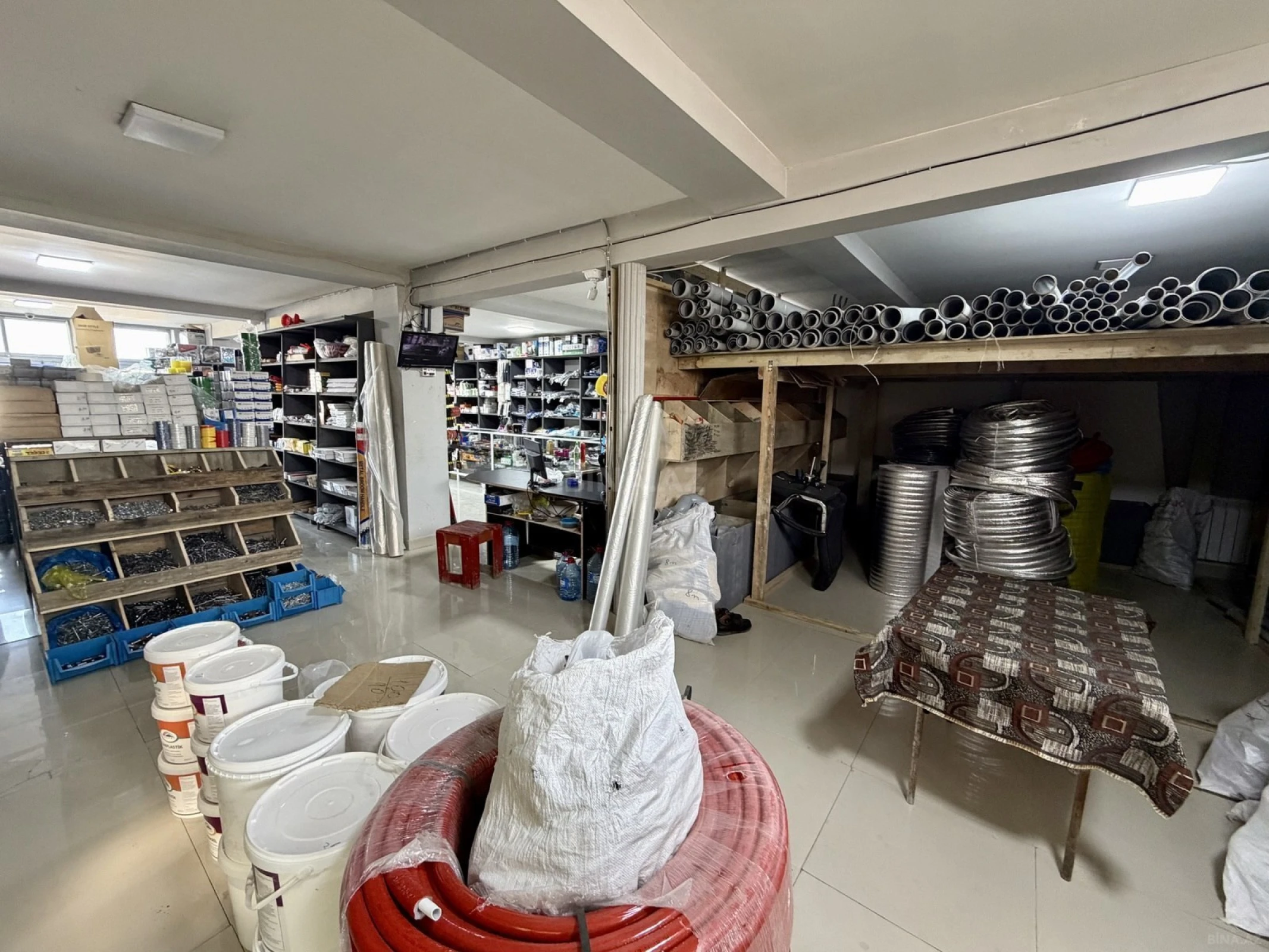 Satılır obyekt 1250 m²