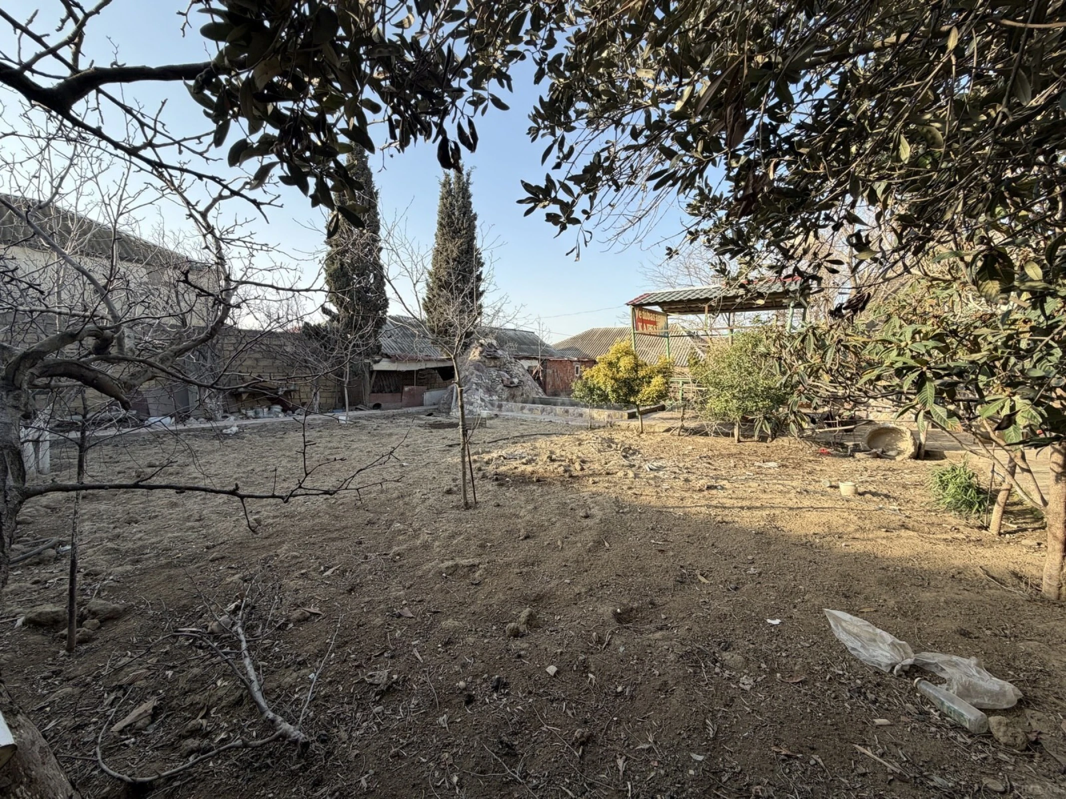 Satılır obyekt 1250 m²