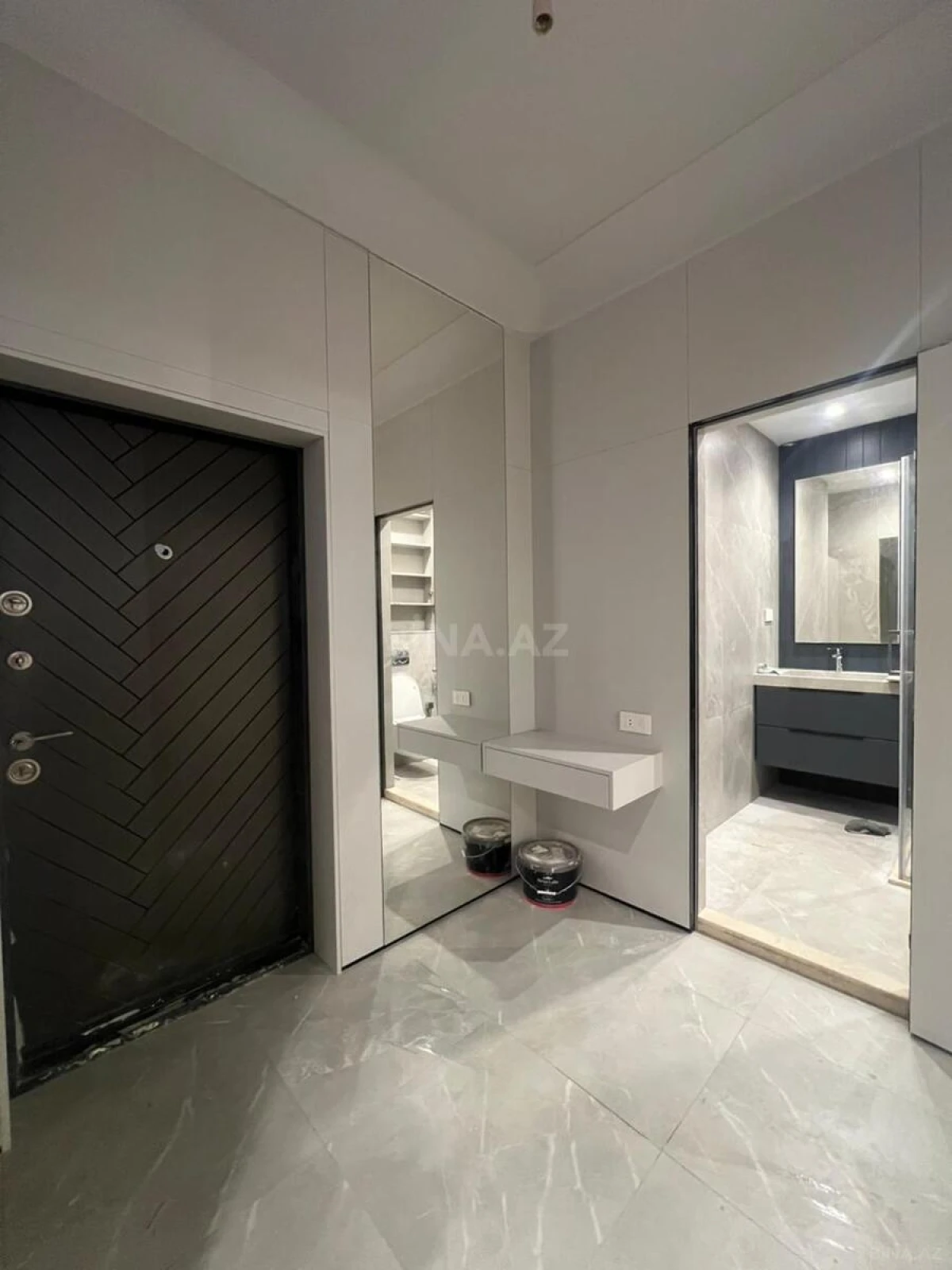 Satılır 3 otaqlı mənzil 109 m²