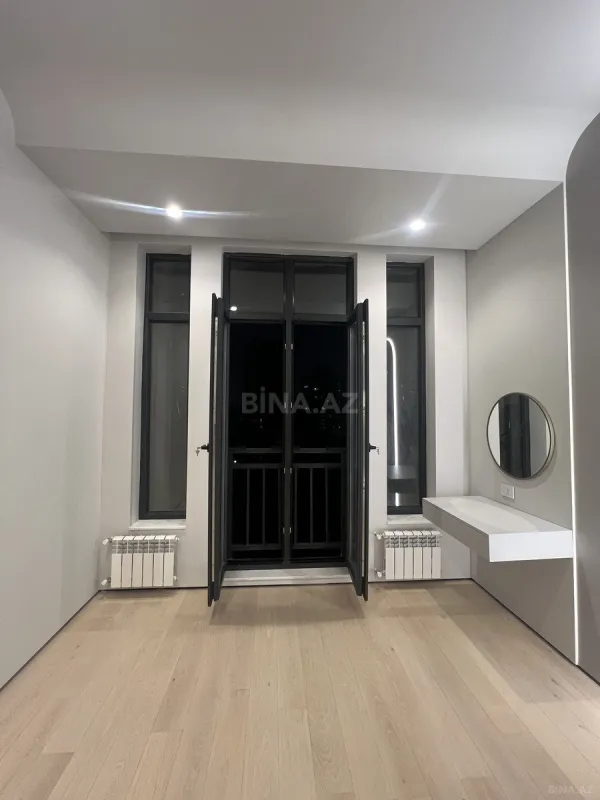 Satılır 3 otaqlı mənzil 109 m²
