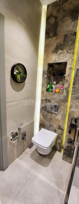 Kirayə verilir 5 otaqlı mənzil 250 m²