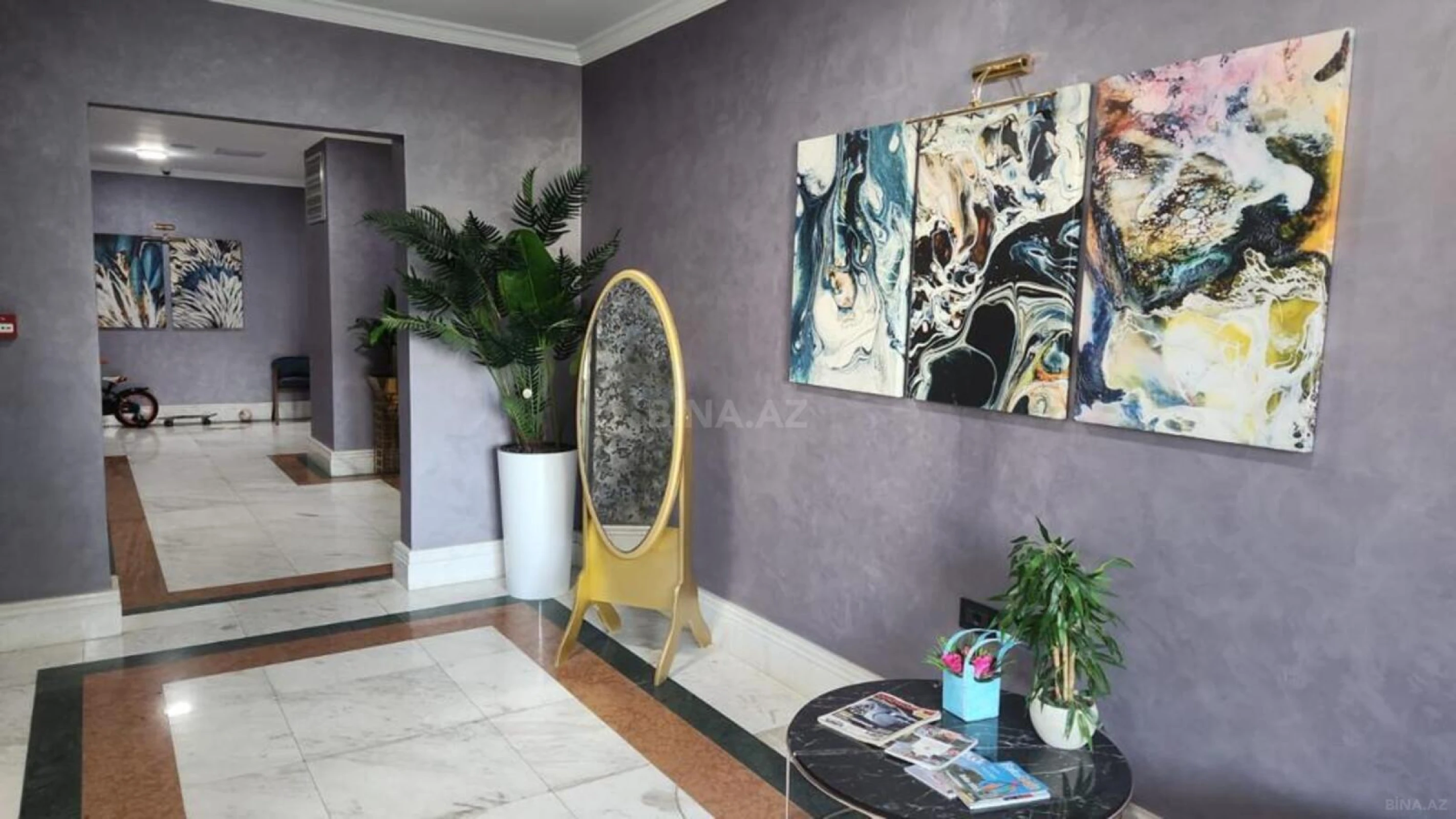 Kirayə verilir 5 otaqlı mənzil 250 m²