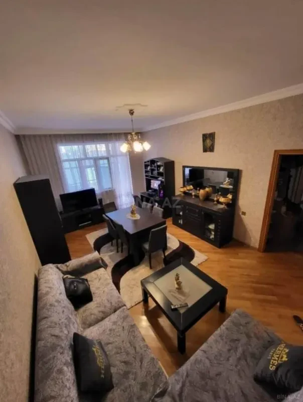 Satılır 2 otaqlı mənzil 85 m²