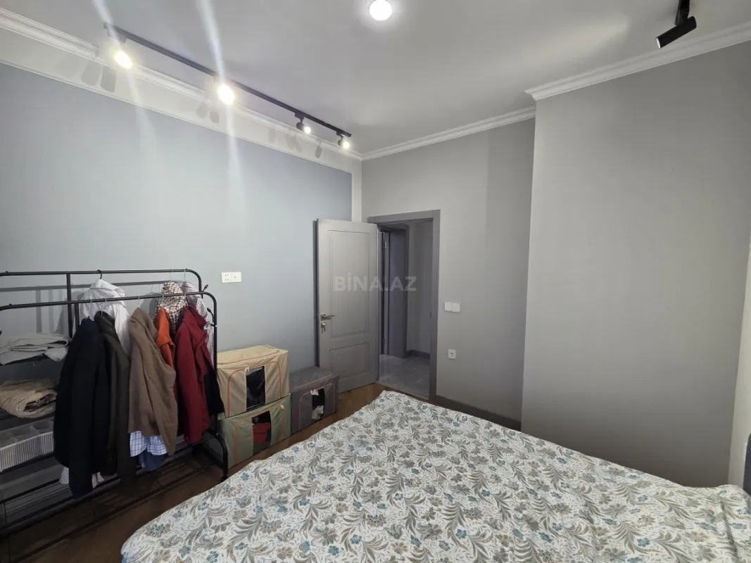 Satılır 2 otaqlı mənzil 61 m²