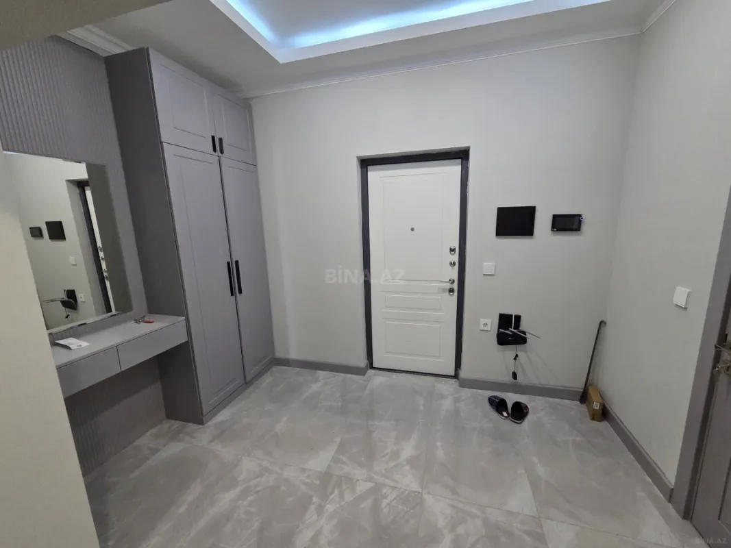 Satılır 2 otaqlı mənzil 61 m²