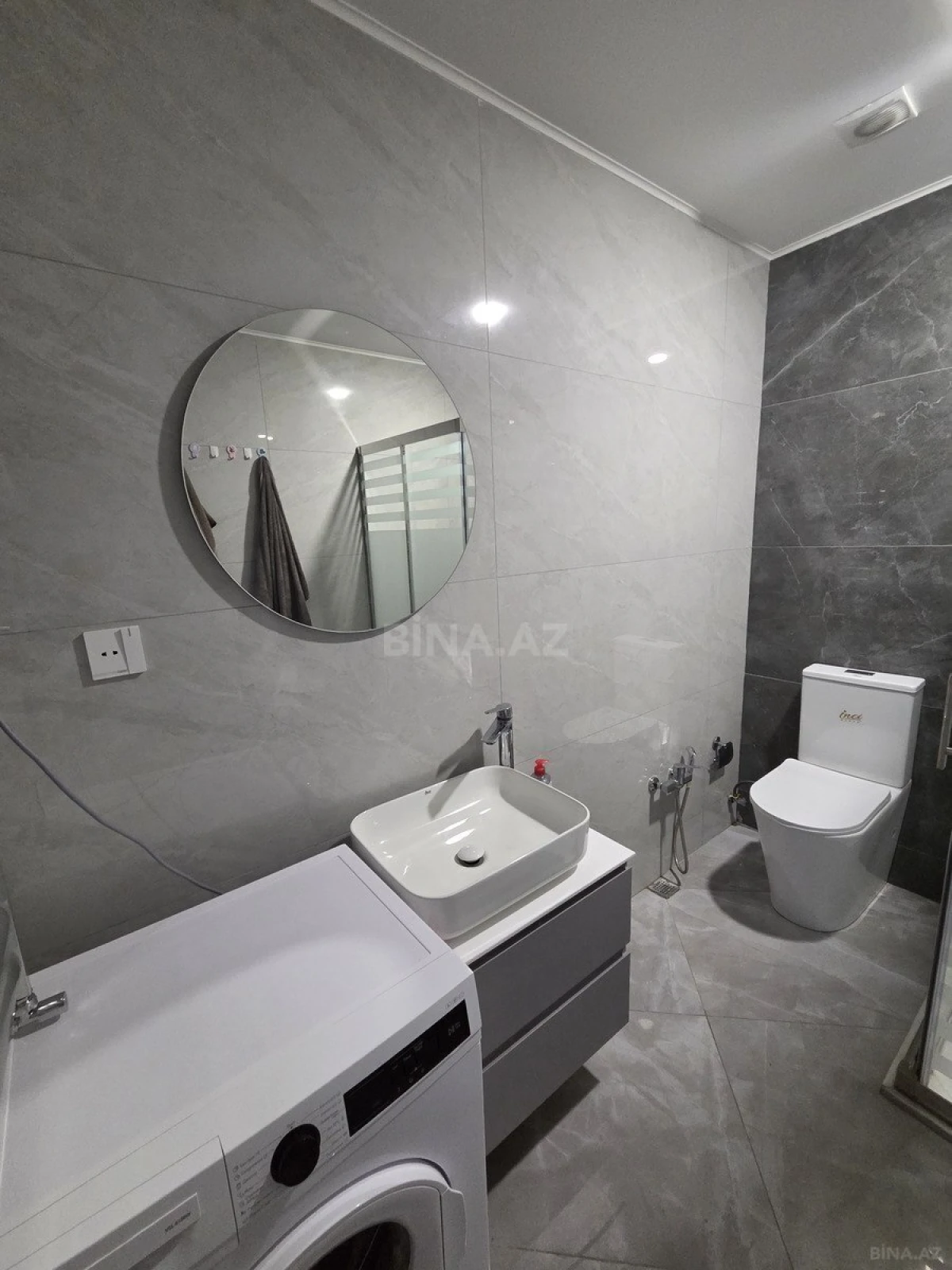 Satılır 2 otaqlı mənzil 61 m²