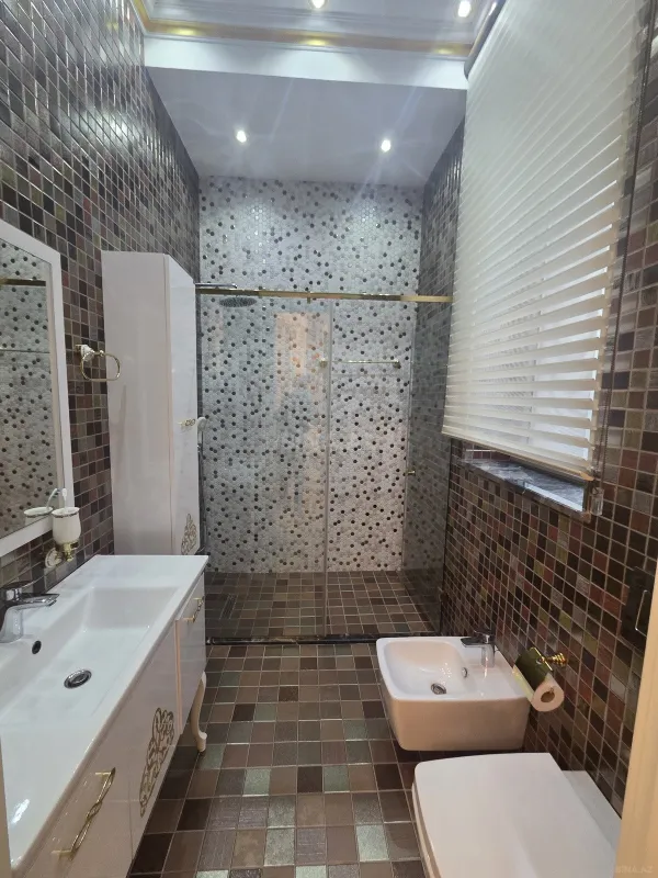 Kirayə verilir 9 otaqlı həyət evi 800 m²