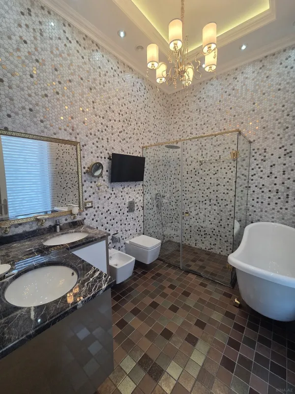 Kirayə verilir 9 otaqlı həyət evi 800 m²