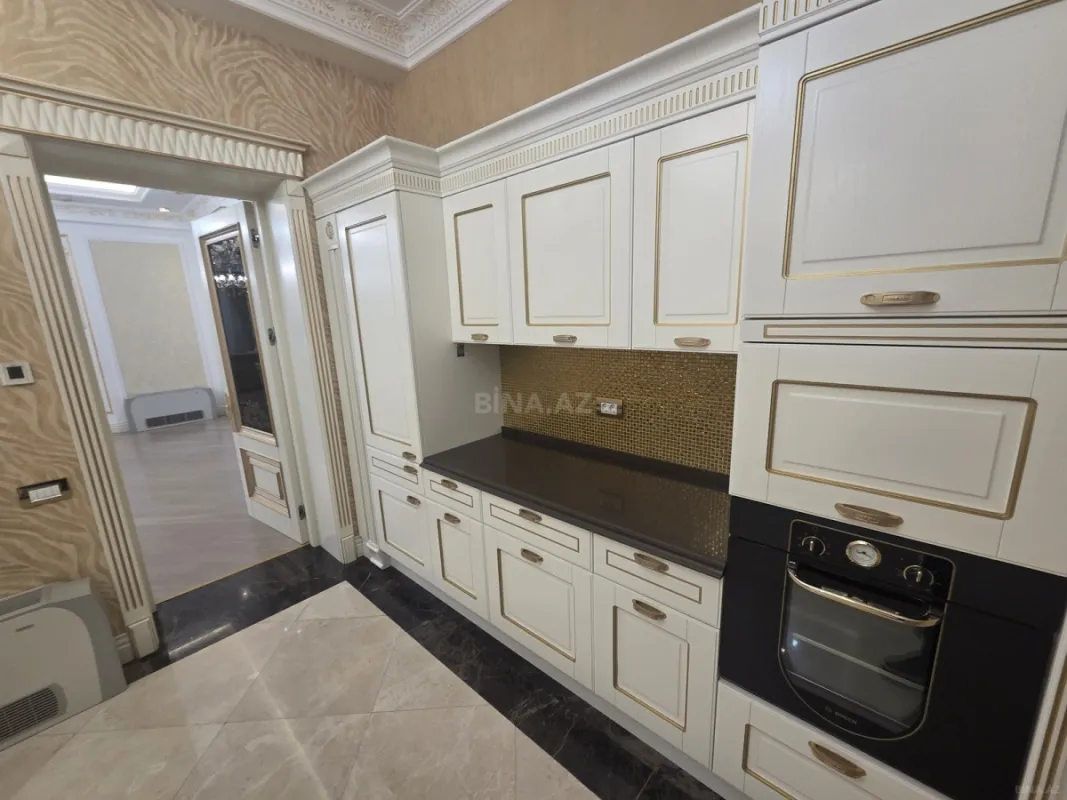 Kirayə verilir 9 otaqlı həyət evi 800 m²