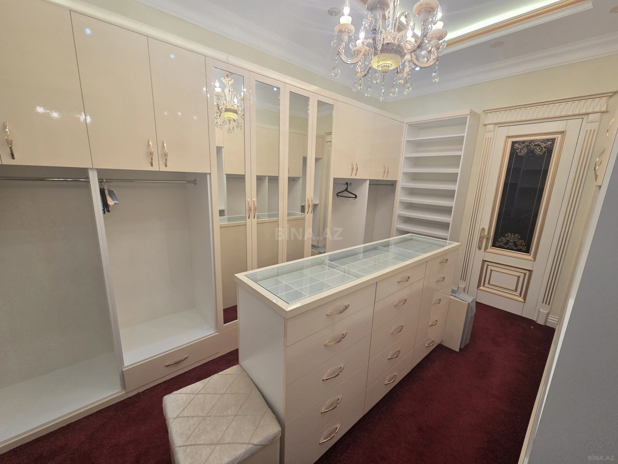 Kirayə verilir 9 otaqlı həyət evi 800 m²